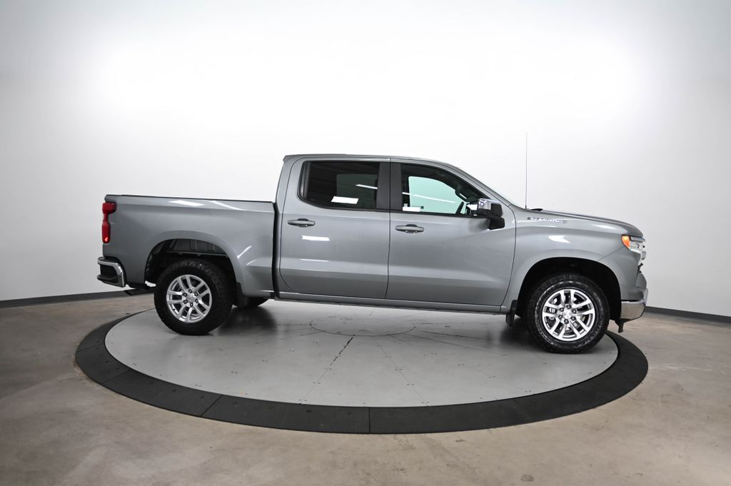 2023 Chevrolet Silverado 1500 LT photo 4
