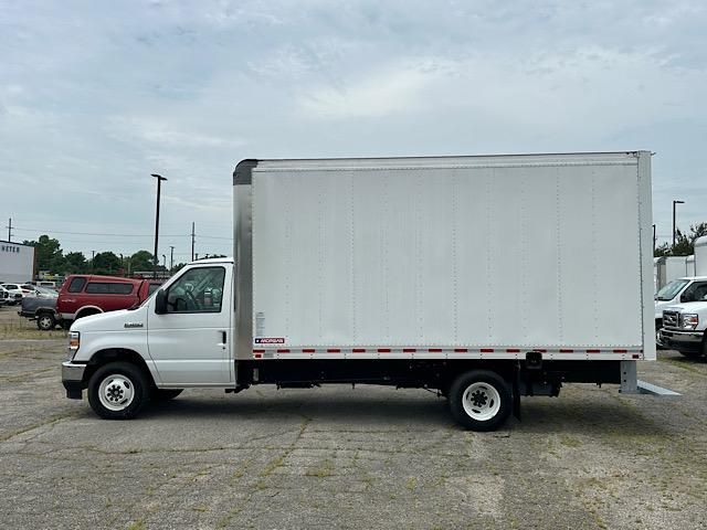 2024 Ford E-450 Cutaway photo 5