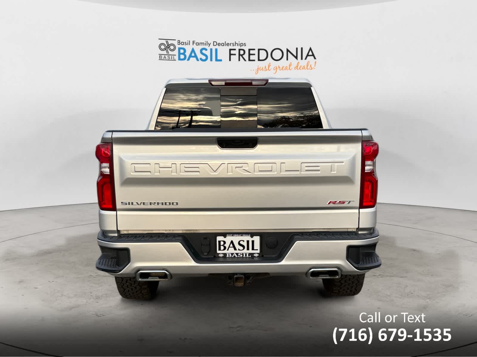 2022 Chevrolet Silverado 1500 RST photo 4