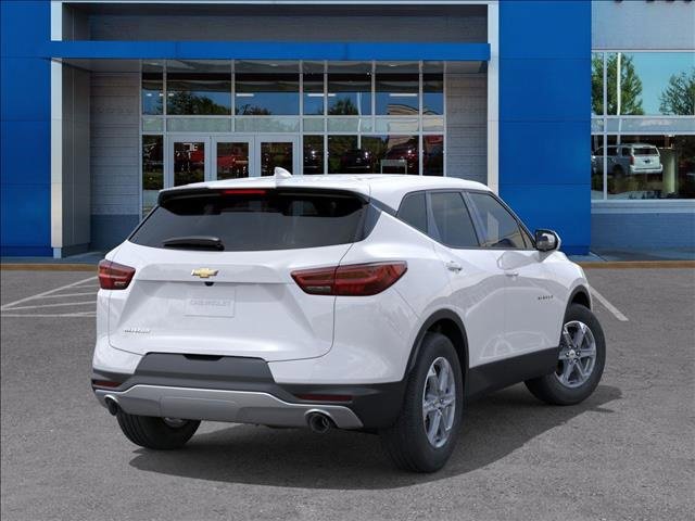 2025 Chevrolet Blazer 2LT photo 3