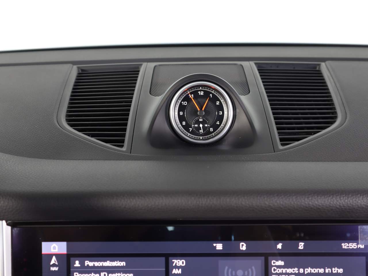 2021 Porsche Macan Base photo 16