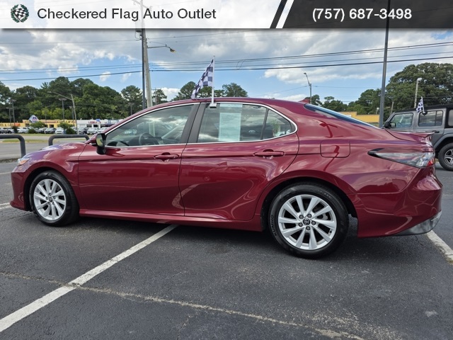 2022 Toyota Camry LE photo 4