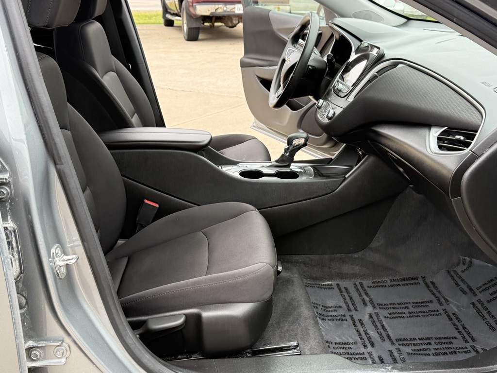 2024 Chevrolet Malibu 1LT photo 19