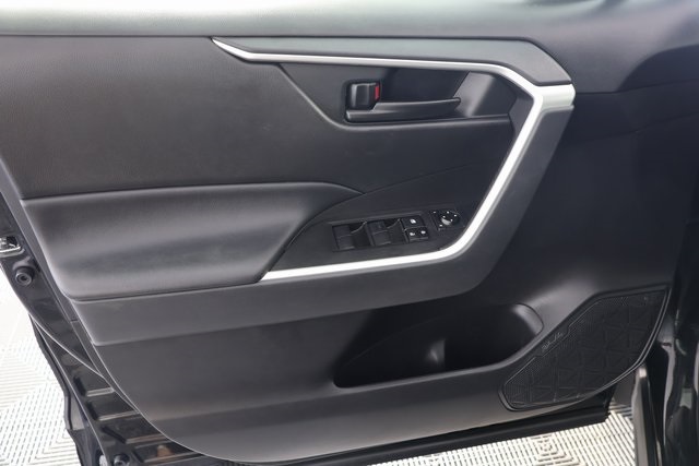 2023 Toyota RAV4 LE photo 23