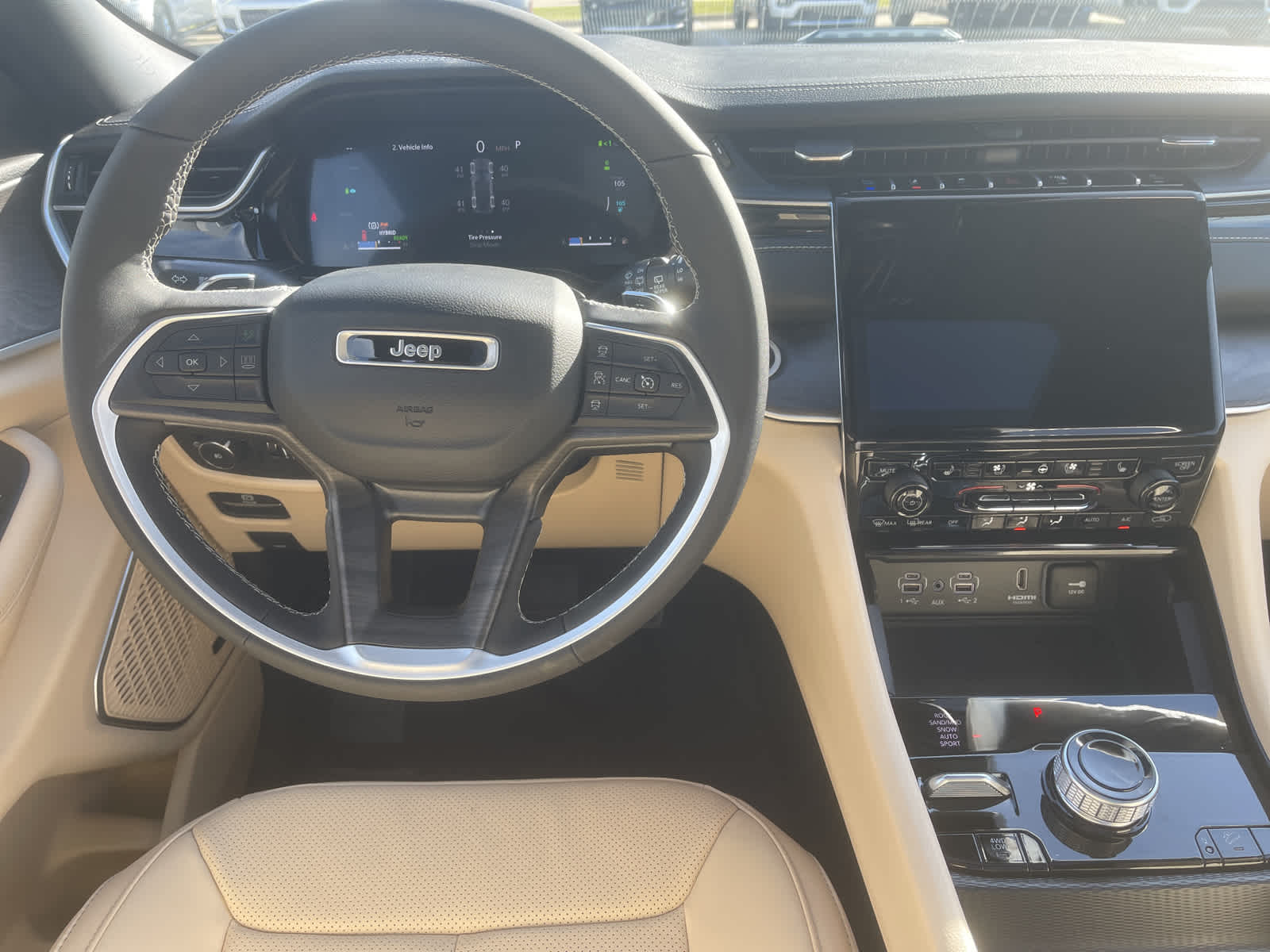 2024 Jeep Cherokee 4xe photo 11