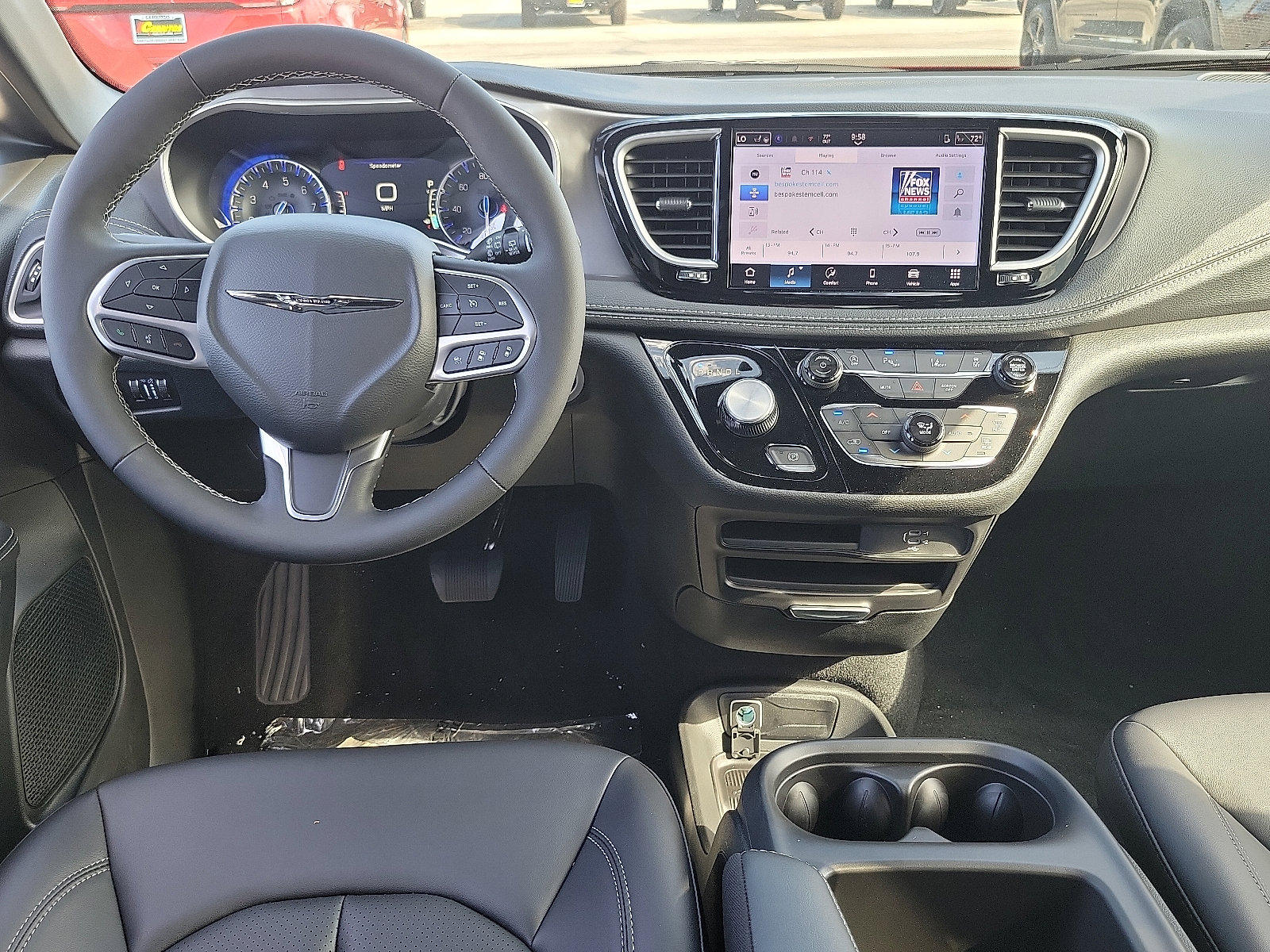 2026 Chrysler Pacifica photo 4