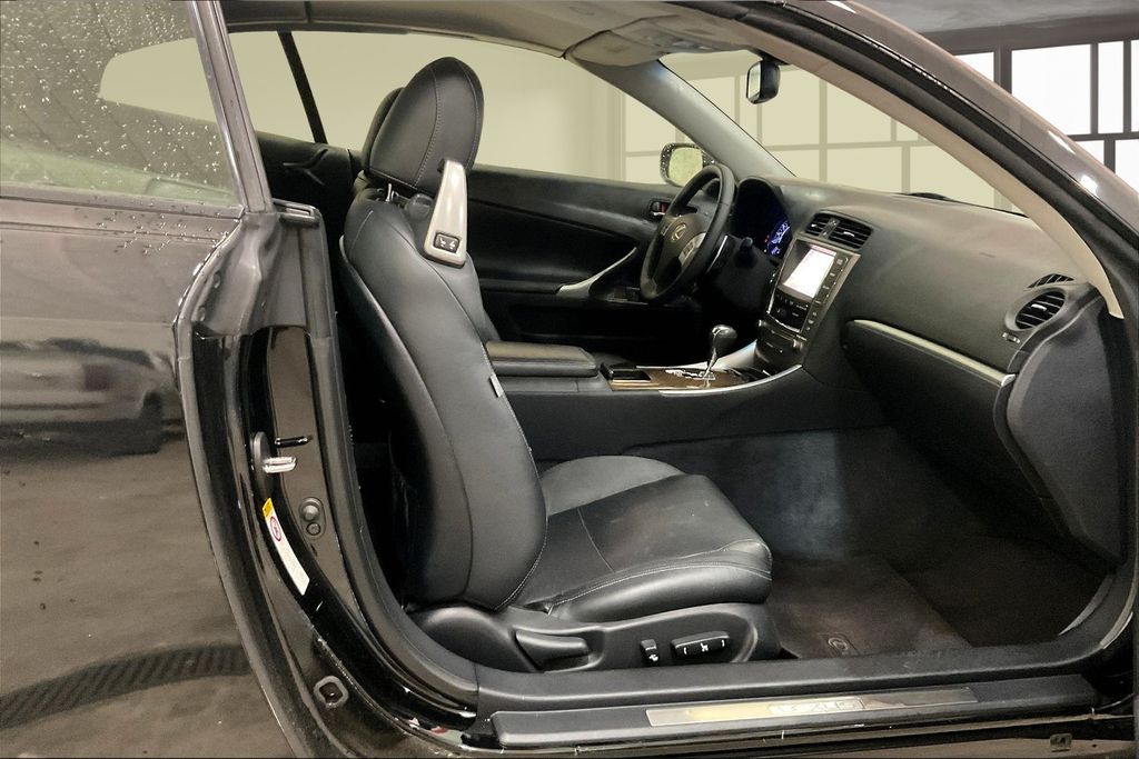 2014 Lexus IS 350C photo 6