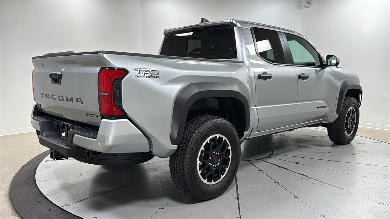 2025 Toyota Tacoma TRD photo 4