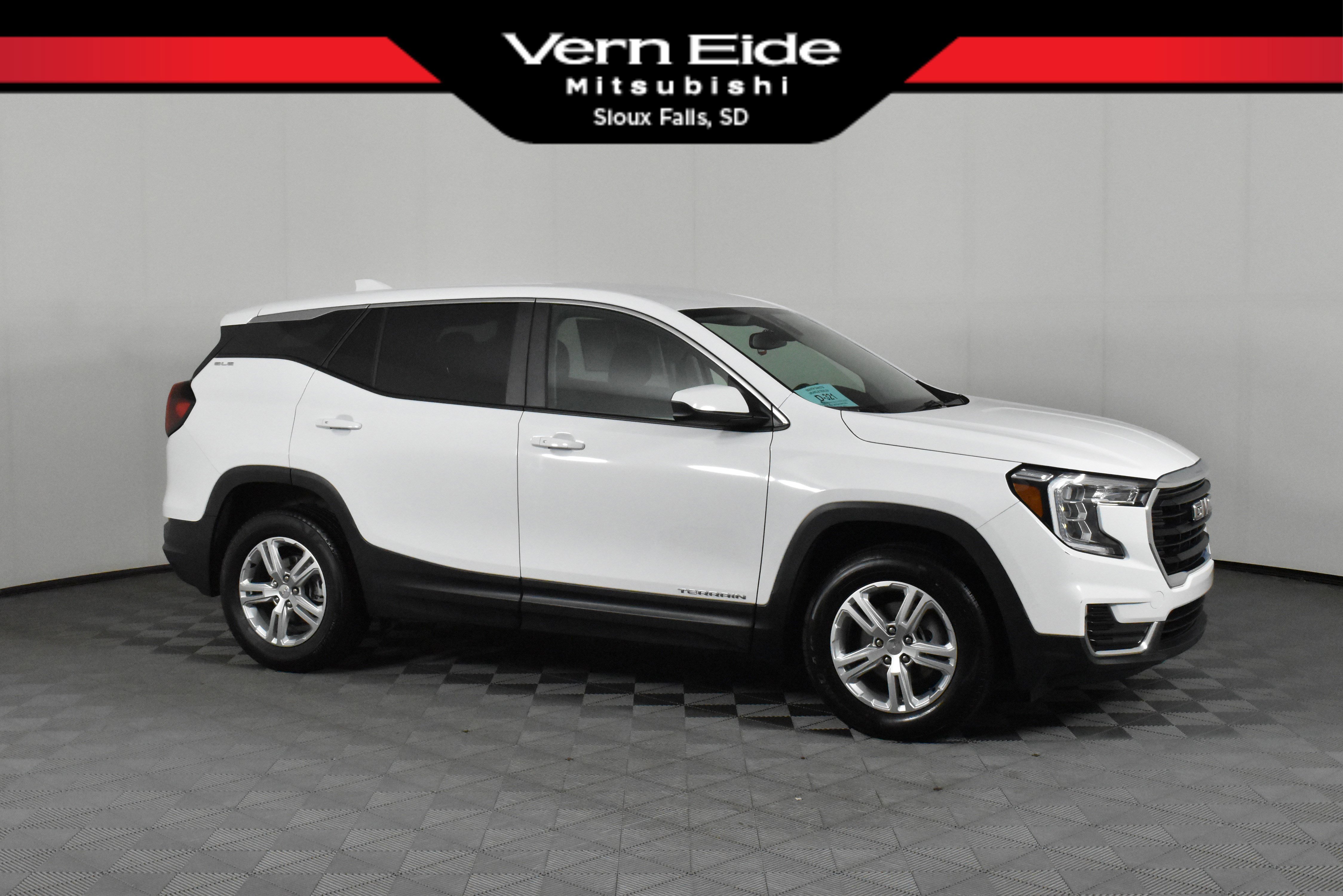 2024 GMC Terrain SLE's photo