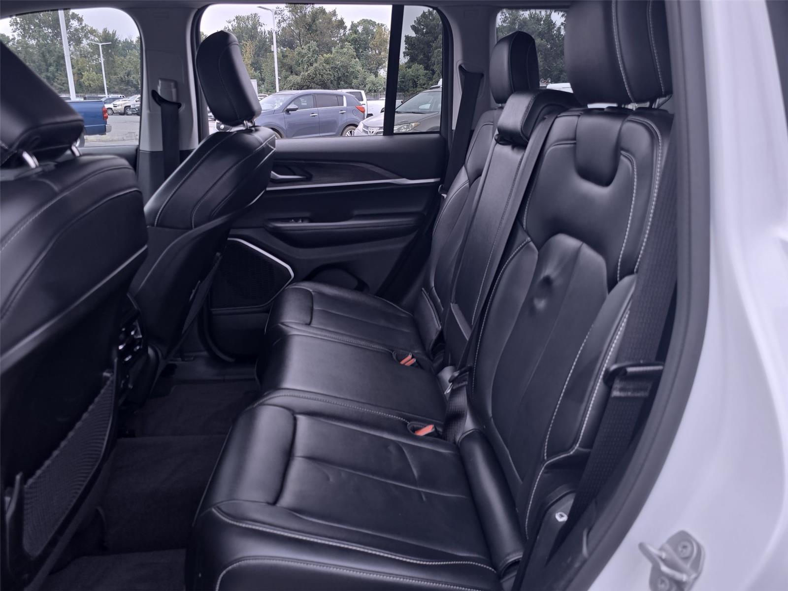 2022 Jeep Grand Cherokee Limited photo 23