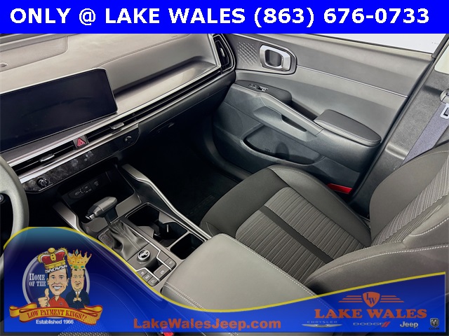 2024 Kia Sorento LX photo 19