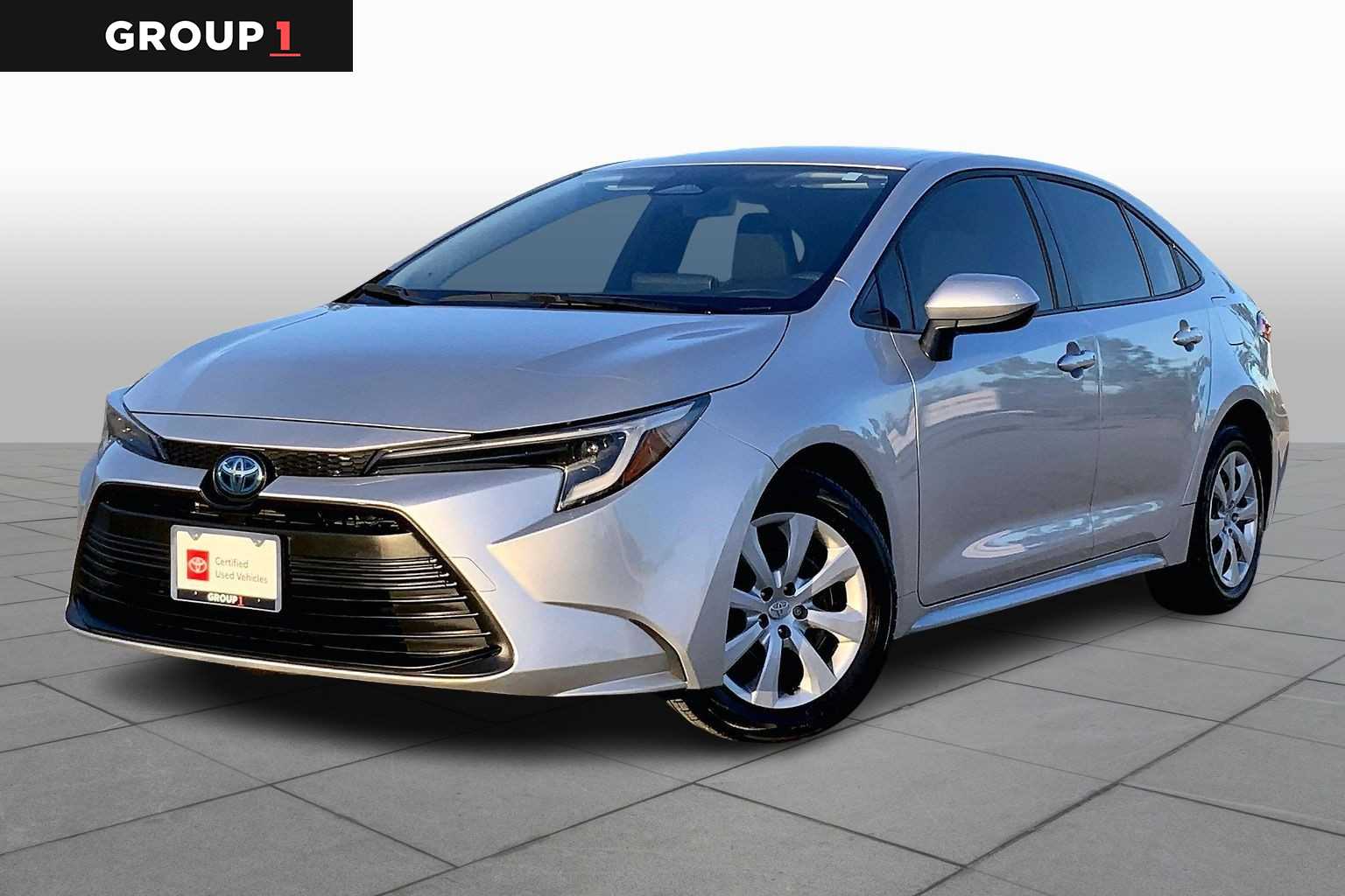 2024 Toyota Corolla LE's photo