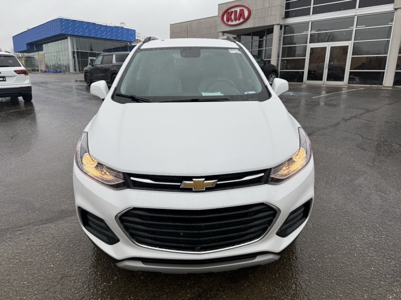 2022 Chevrolet Trax LT photo 2