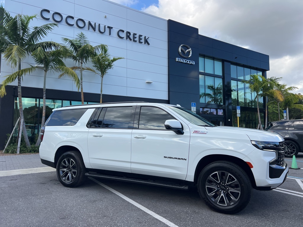 2024 Chevrolet Suburban Z71 photo 2