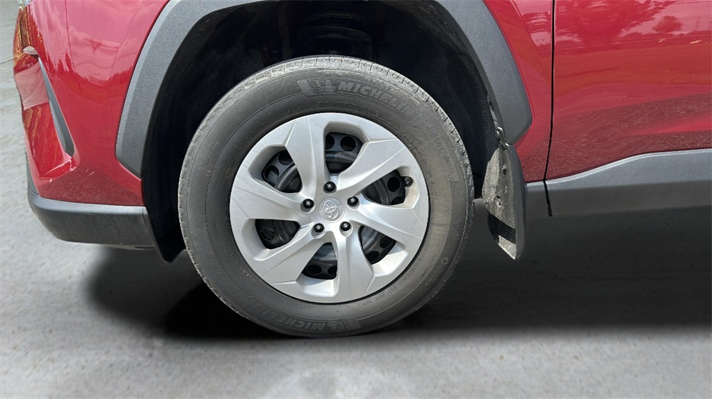2023 Toyota RAV4 LE photo 14