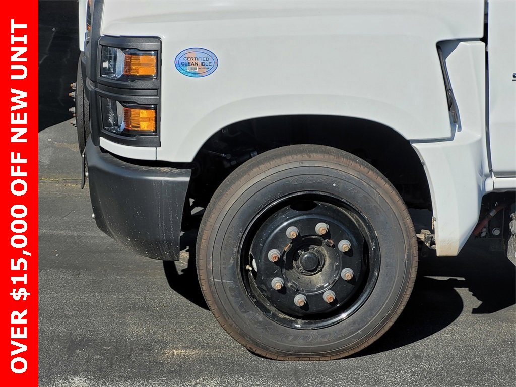 2023 Chevrolet Silverado 4500HD Work Truck photo 2