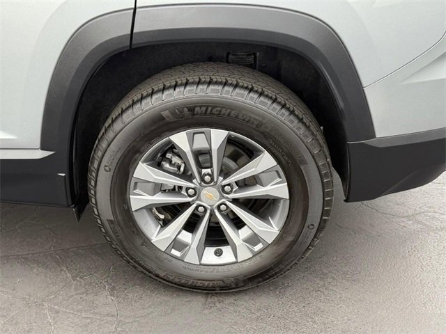 2025 Chevrolet Equinox photo 4