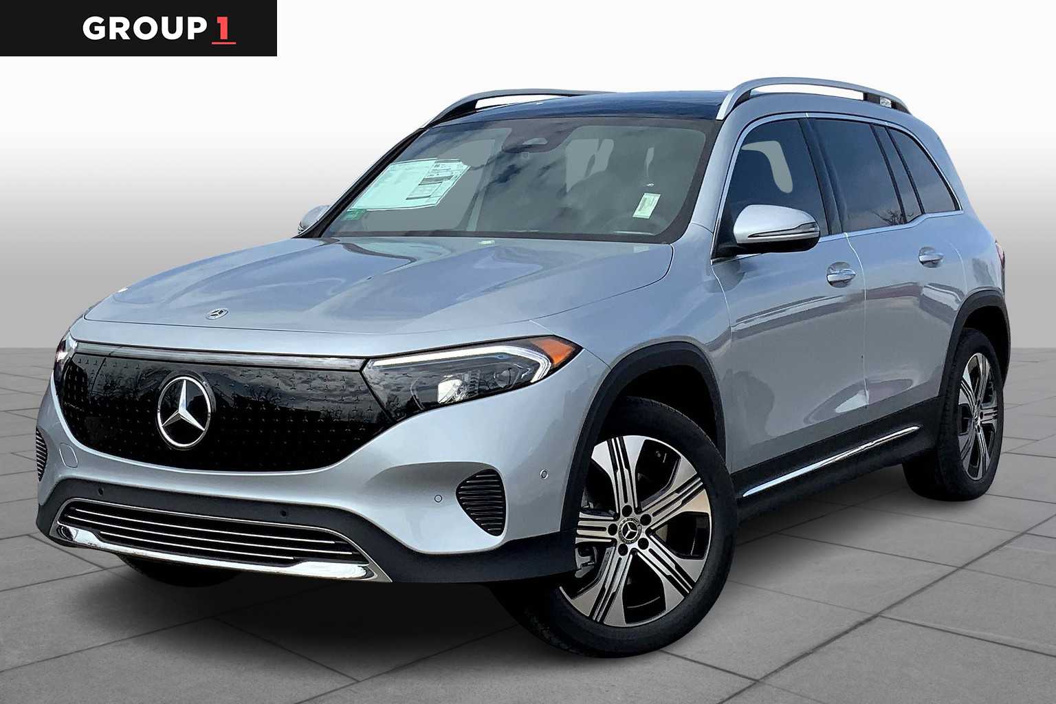 2025 Mercedes Benz EQB 300 4MATIC photo 2