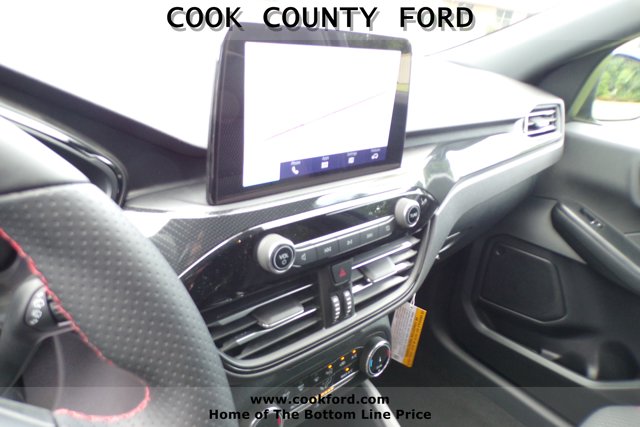 2025 Ford Escape ST-Line photo 18