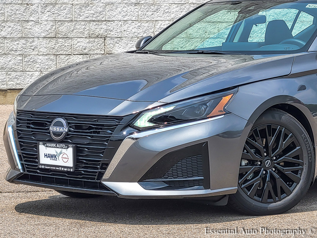 2025 Nissan Altima SV photo 2