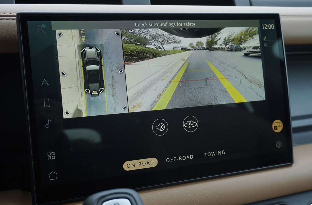 2025 Land Rover Defender 110 X-Dynamic SE photo 23