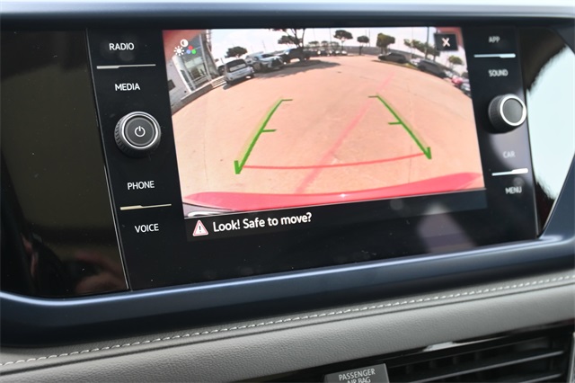 2024 Volkswagen Taos SE photo 17