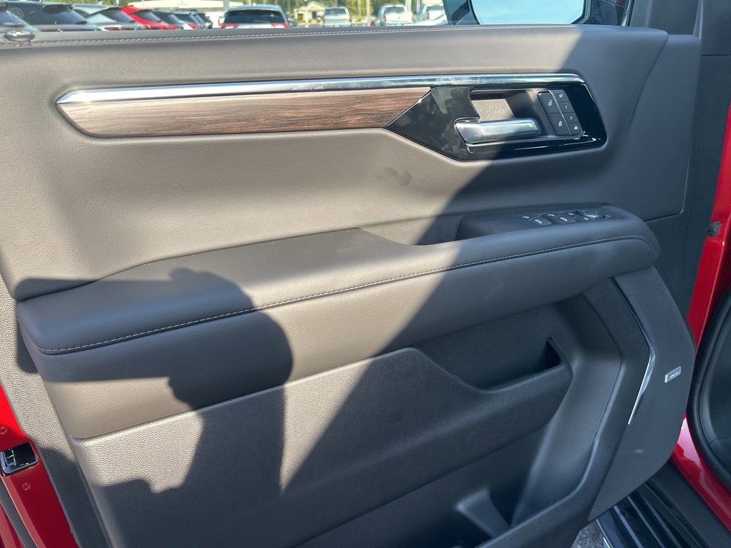 2025 Chevrolet Tahoe LT photo 11