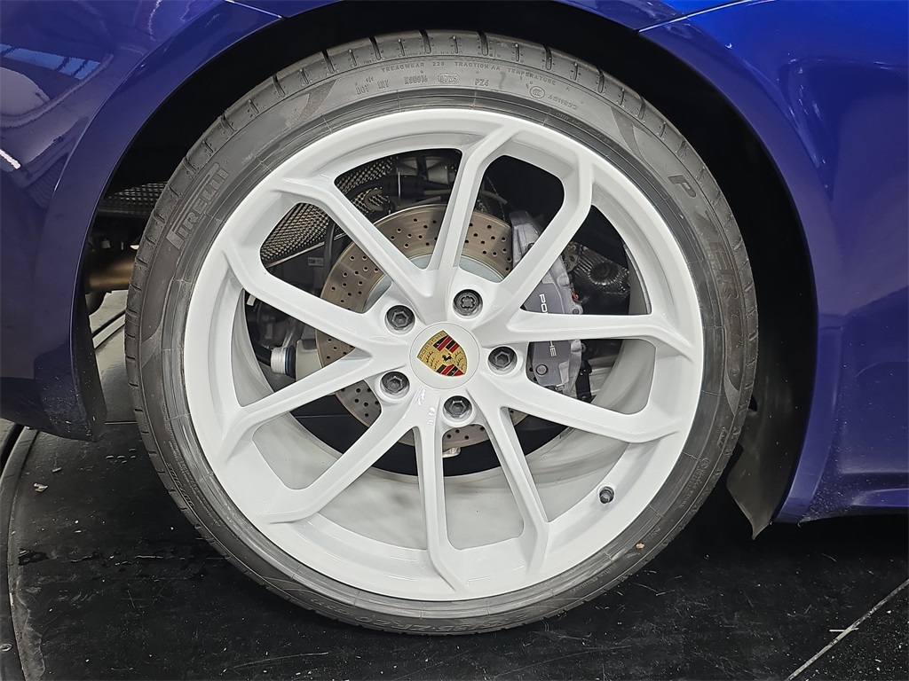 2024 Porsche Cayman photo 27