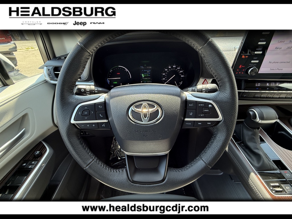 2023 Toyota Sienna XLE photo 14
