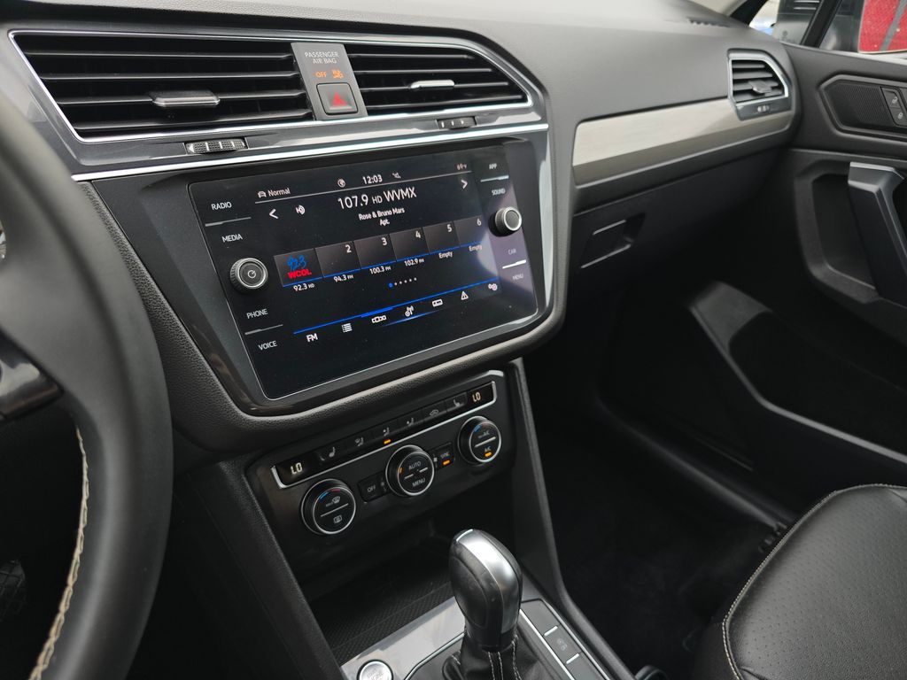 2021 Volkswagen Tiguan SE photo 23