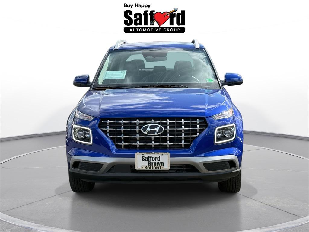 2025 Hyundai Venue Limited photo 4