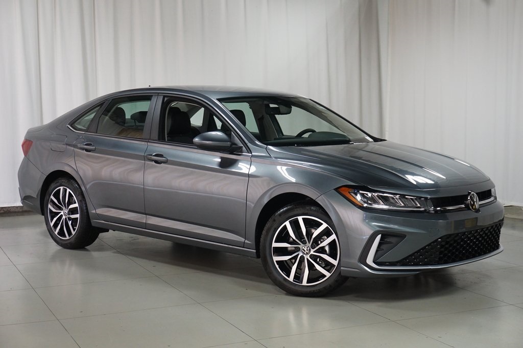 2025 Volkswagen Jetta 1.5T SE photo 3