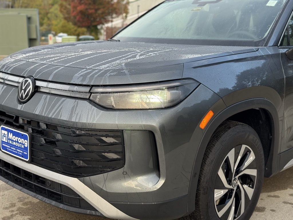 2025 Volkswagen Tiguan S photo 3