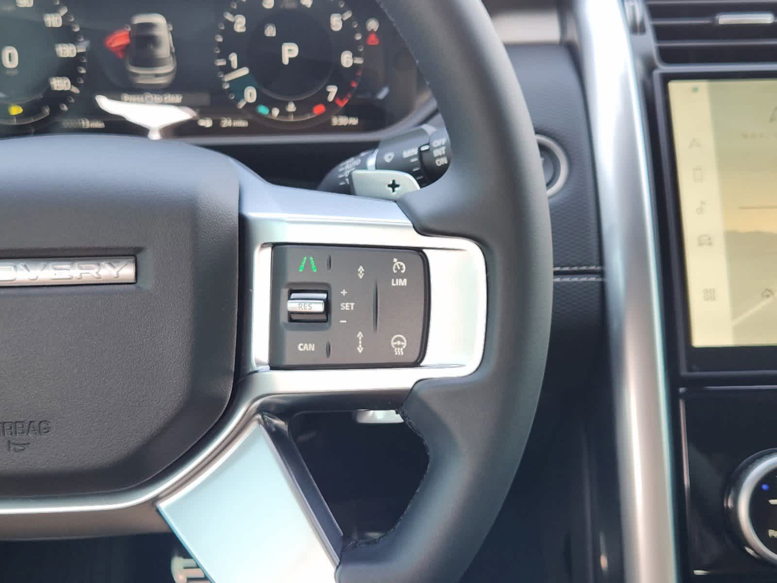 2025 Land Rover Discovery SE photo 23