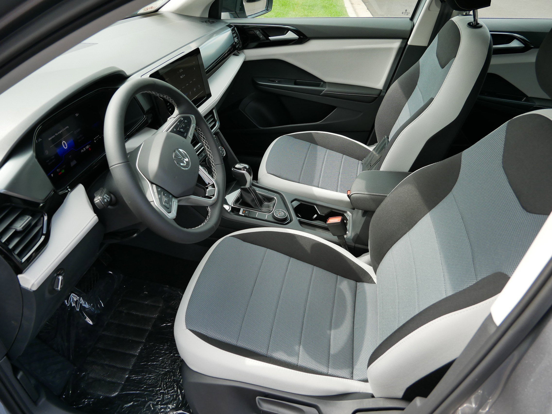 2025 Volkswagen Taos S photo 7