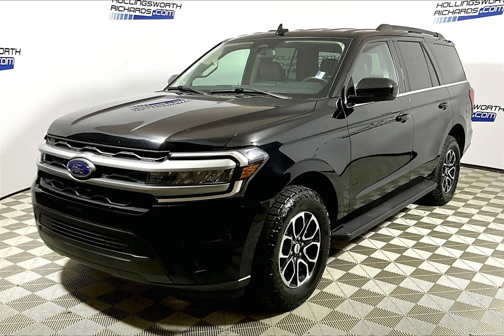 2024 Ford Expedition XLT's photo