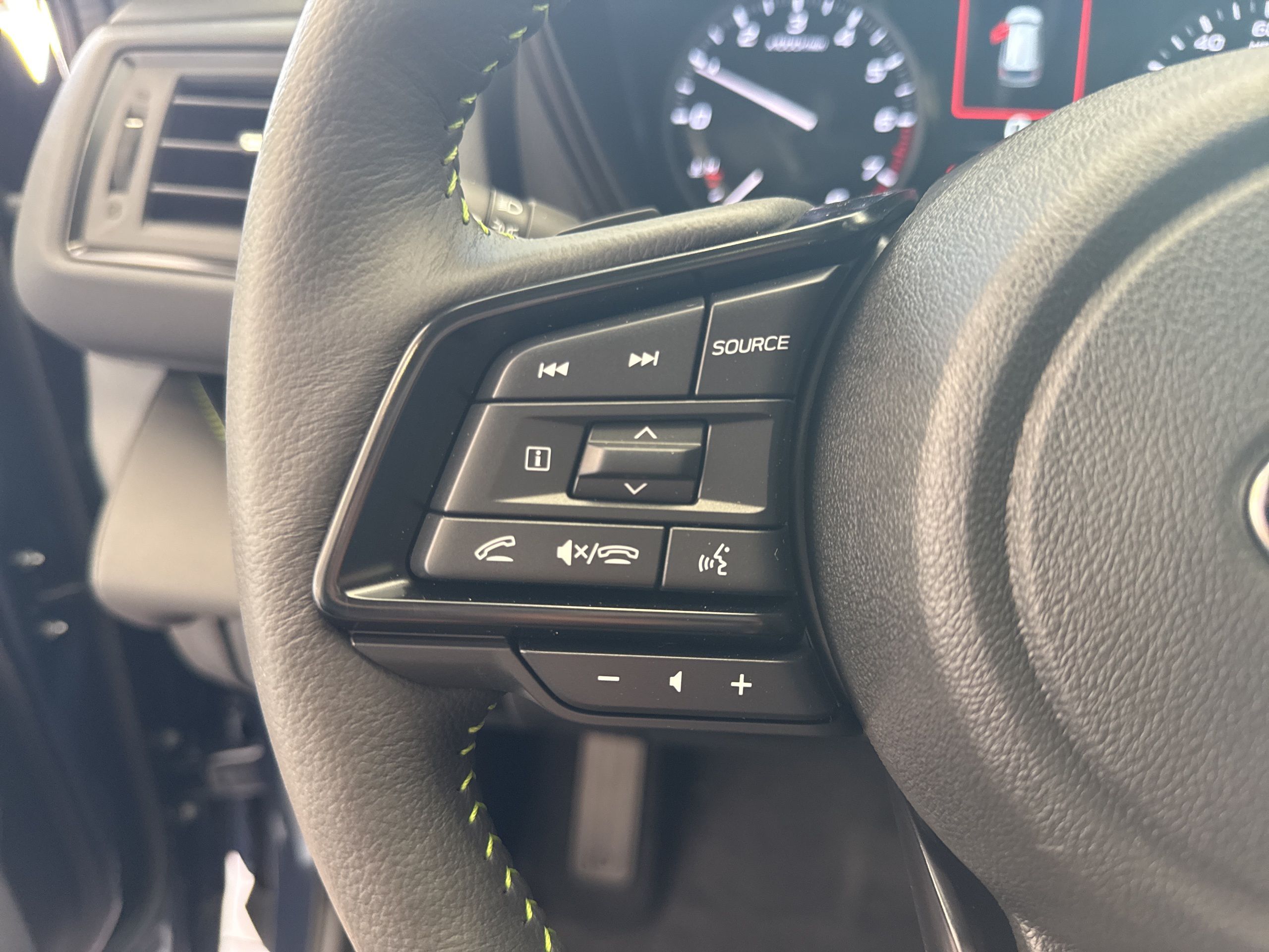 2025 Subaru Ascent Onyx Edition photo 10
