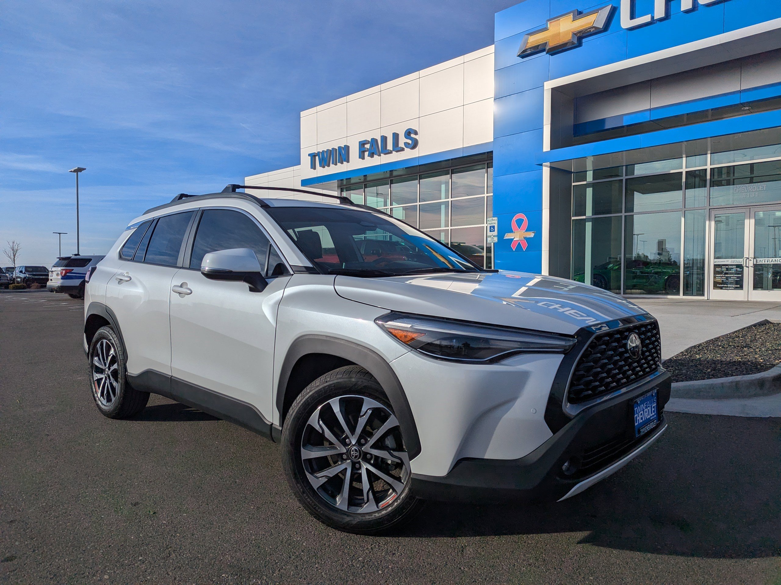 2024 Toyota Corolla Cross XLE's photo