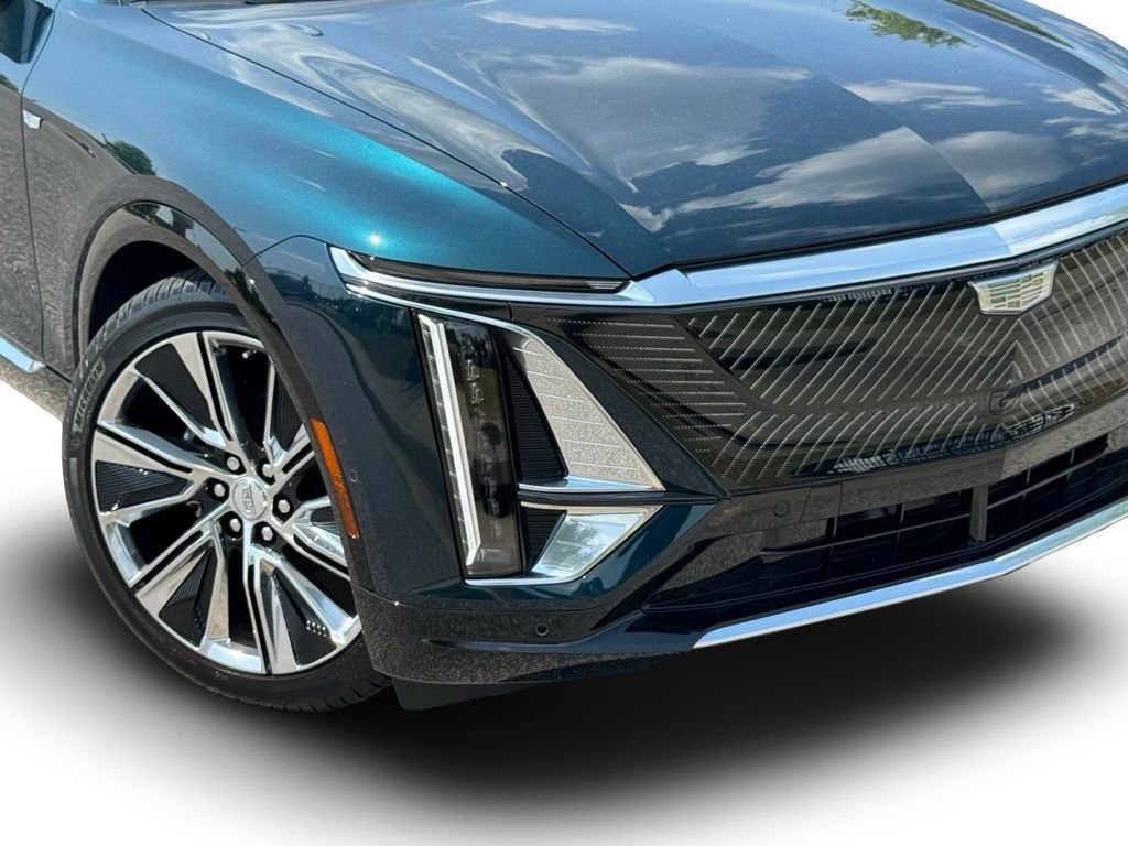 2025 Cadillac Lyriq Luxury photo 6