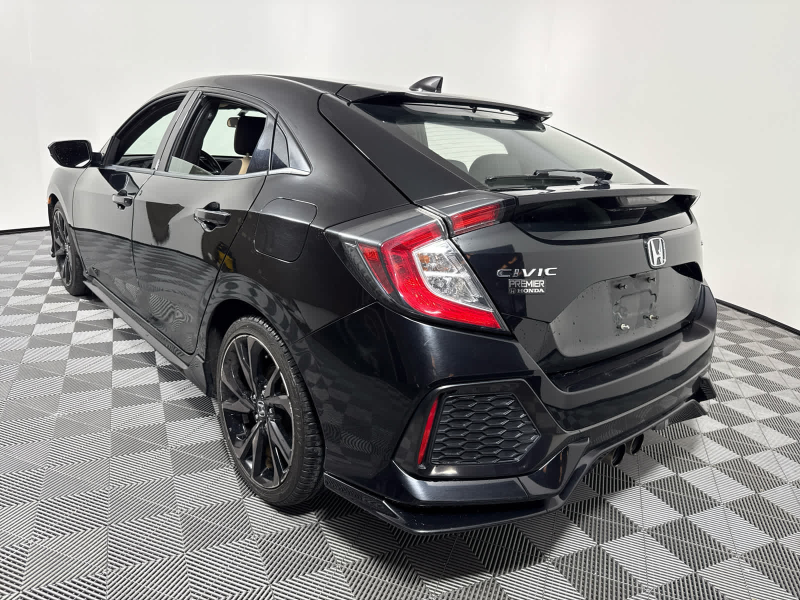 2018 Honda Civic Hatchback Sport photo 5