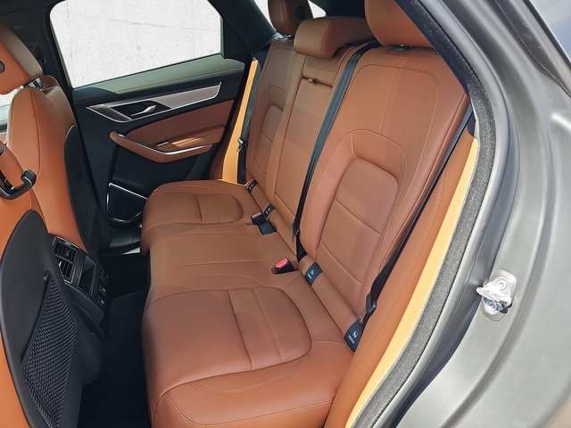 2024 Jaguar F-PACE P250 R-Dynamic S photo 13