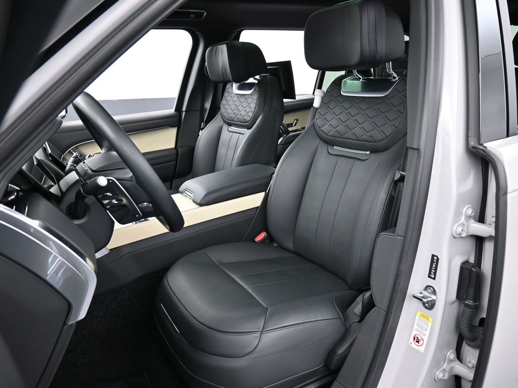 2023 Land Rover Range Rover SV photo 4