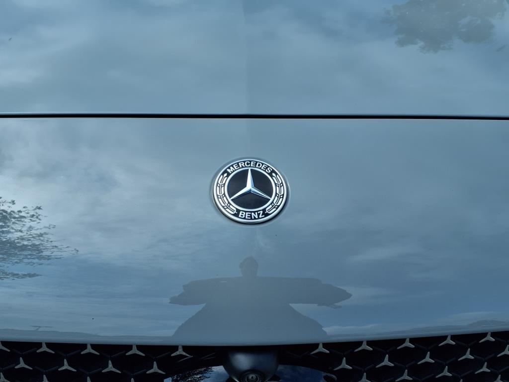 2025 Mercedes Benz C 300 photo 3