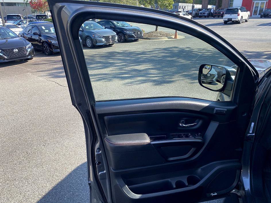 2021 Nissan Titan PRO-4X photo 14