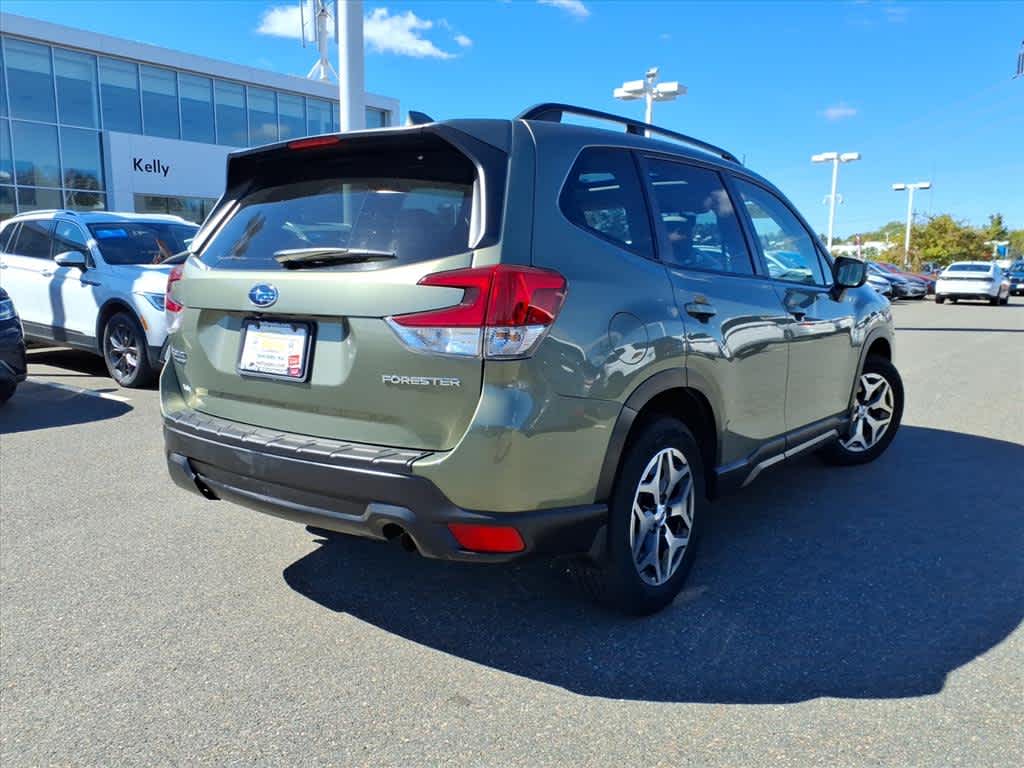 2021 Subaru Forester Premium photo 3