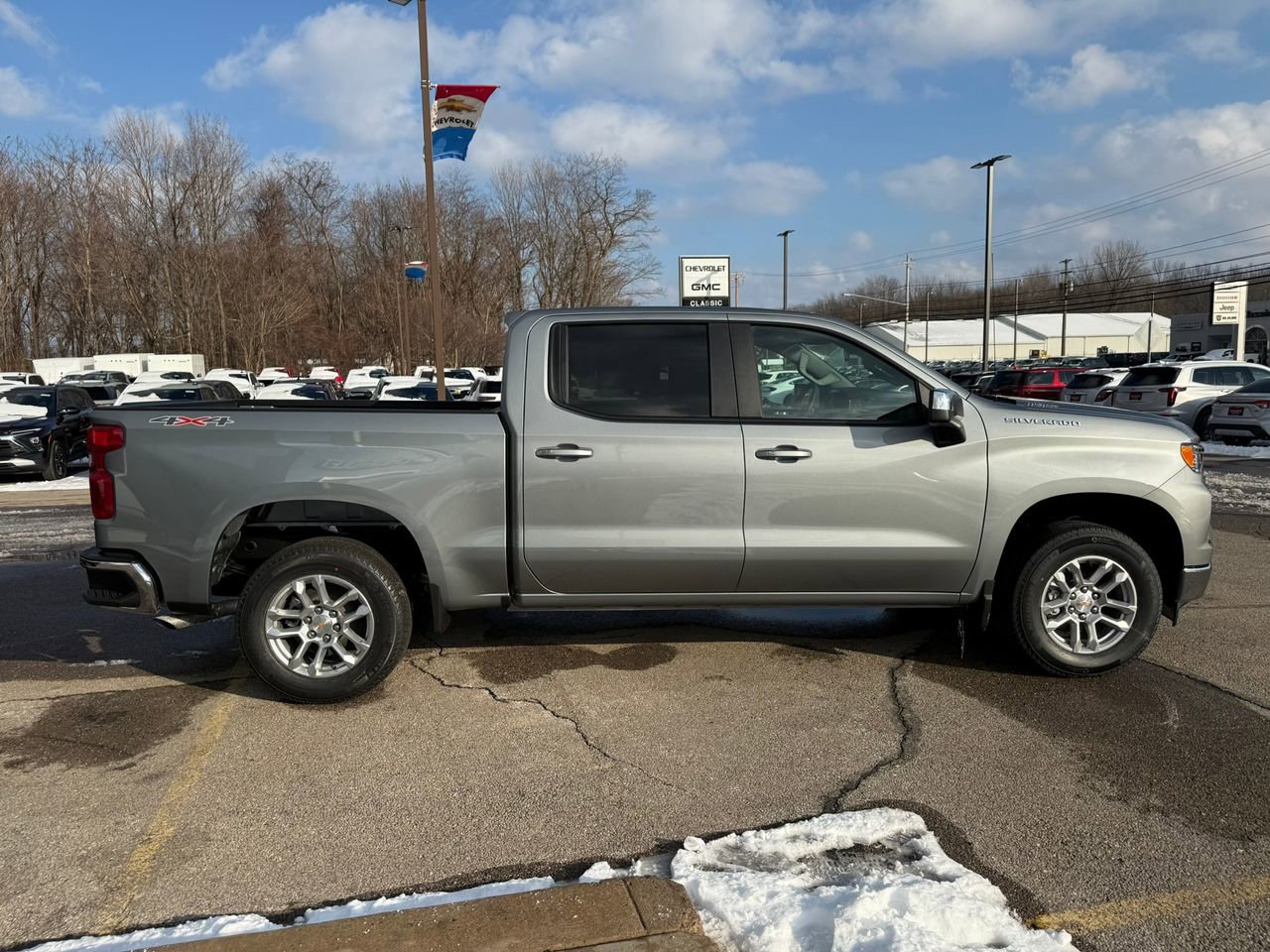 2025 Chevrolet Silverado 1500 LT photo 8
