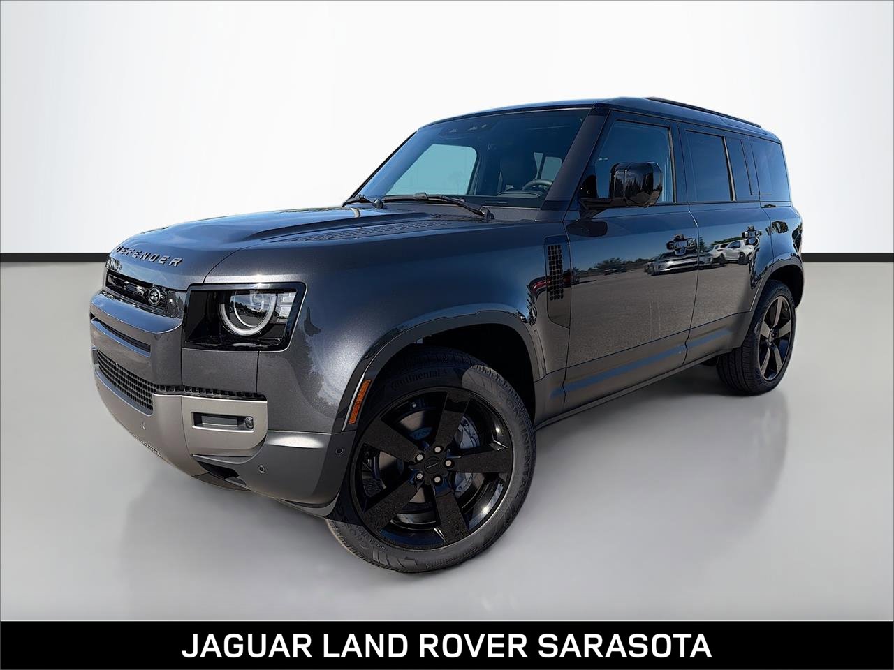 2026 Land Rover Defender S's photo