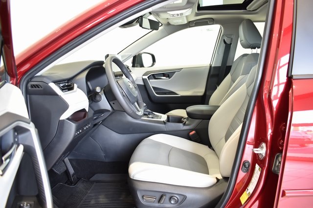 2024 Toyota RAV4 Hybrid Limited photo 17