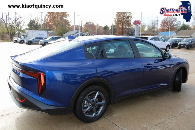 2025 Kia K4 LXS photo 3
