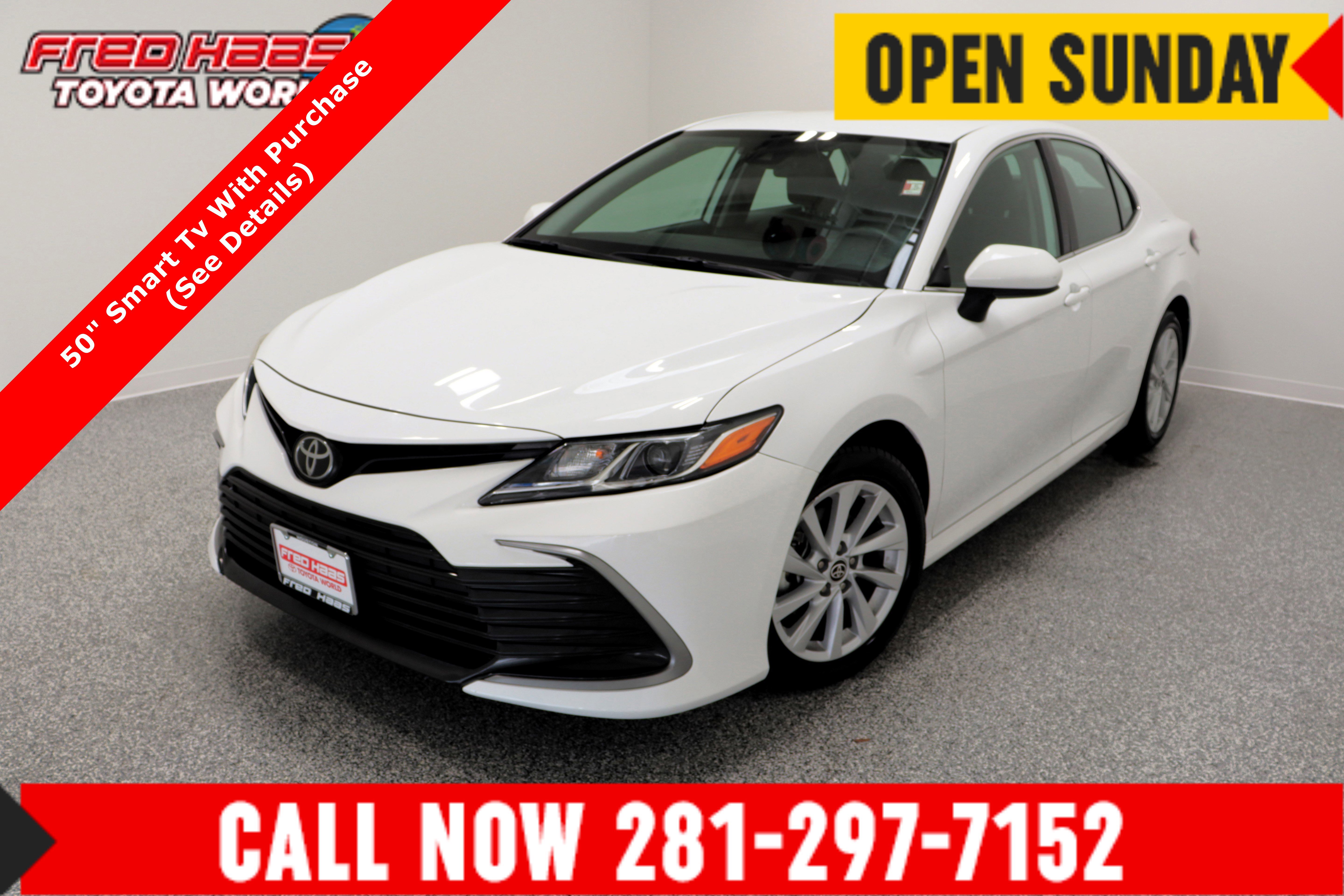 2024 Toyota Camry LE's photo